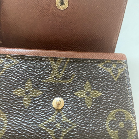 Louis Vuittonâmonogram Wallet - Picture 6 of 12